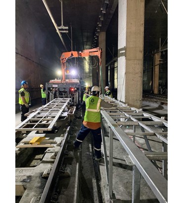 Metro Çelik Yürüme Yolu Uygulama